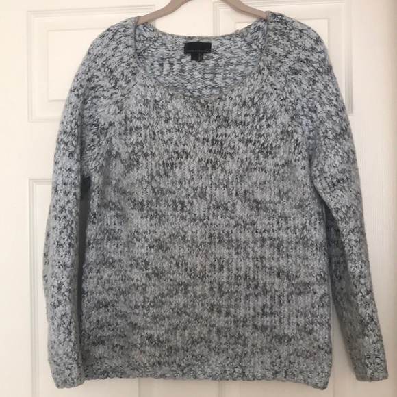 Sweater - Picture 1 of 2